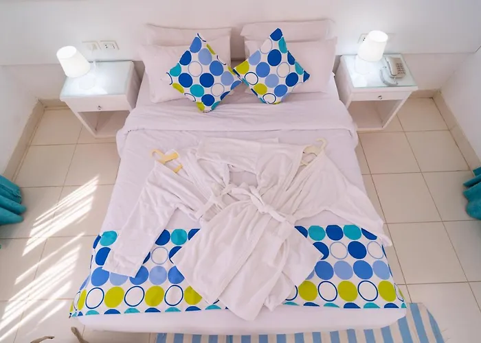 Lagoonie Lodge & Beach