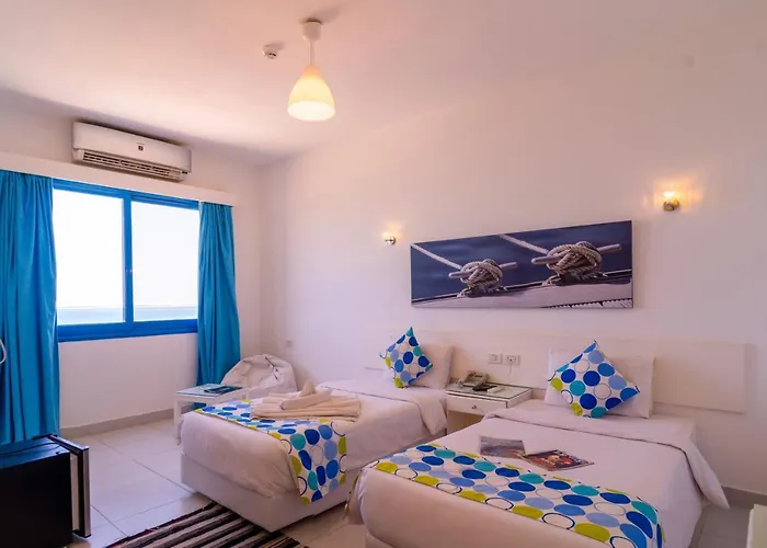 Lagoonie Lodge & Beach